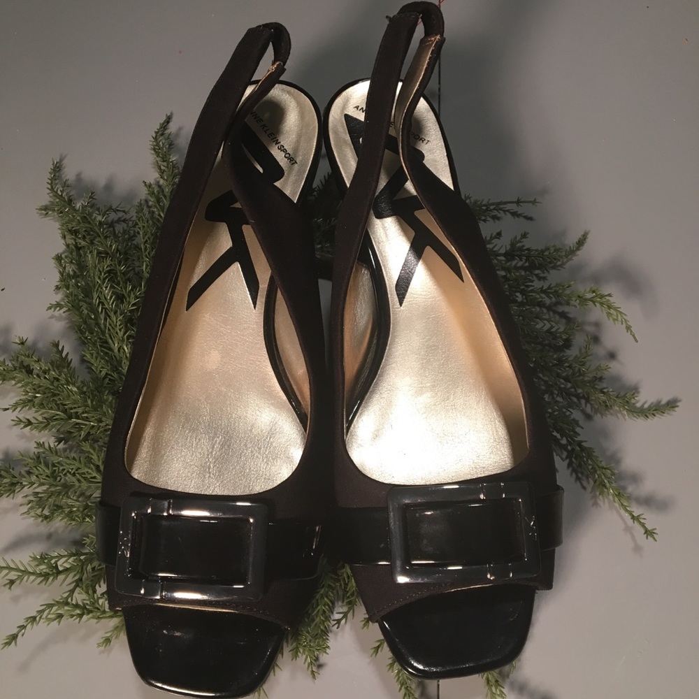 Anne Klein black sling back square heels
